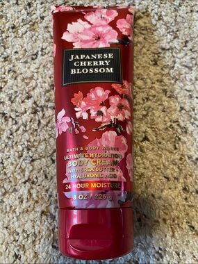 Bath & Body Works Japanese Cherry Blossom Body Cream - Red, Pink